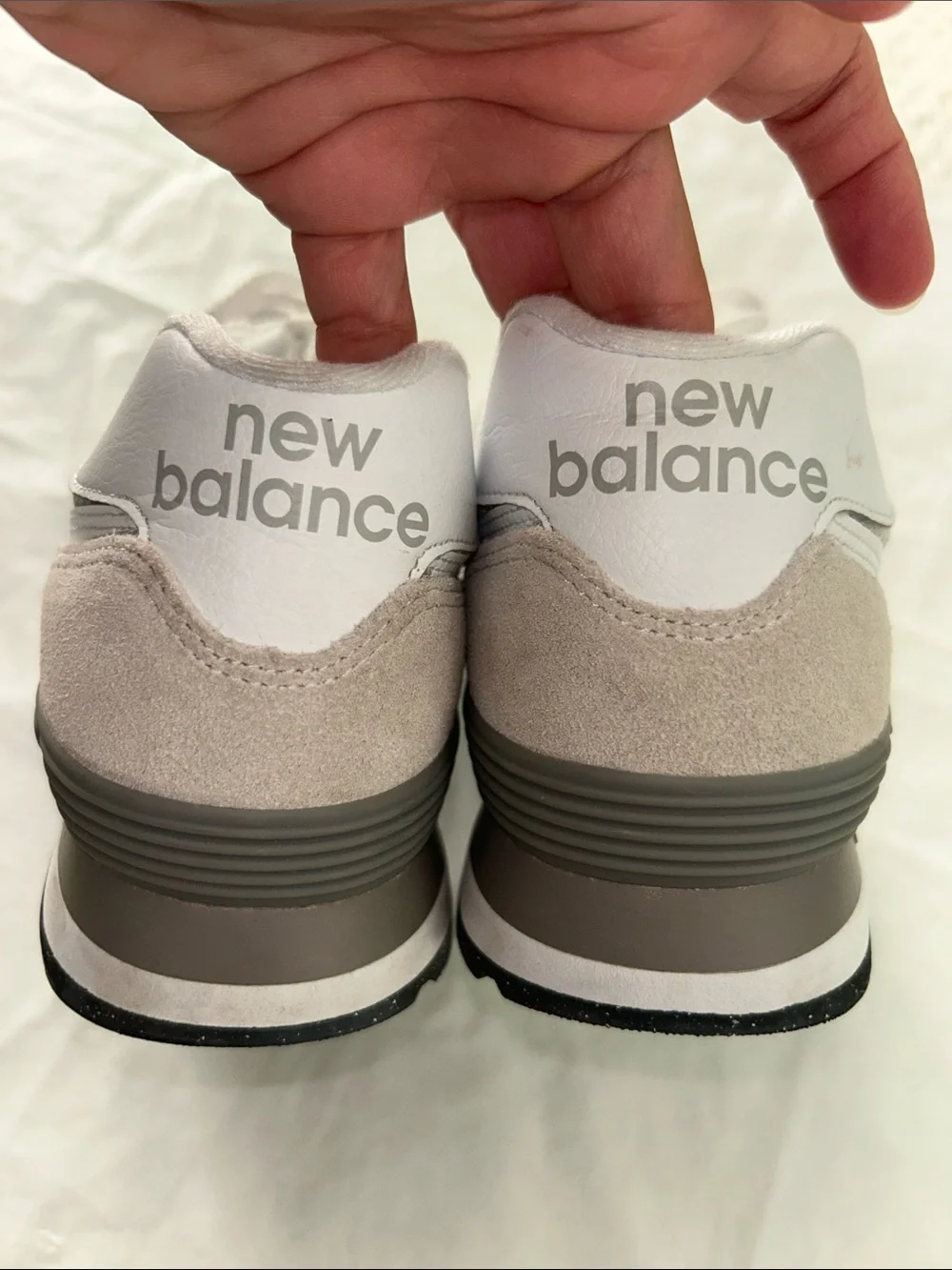 LIKE NEW Men's New Balance Classic 574 Suede Mesh Retro Sneakers